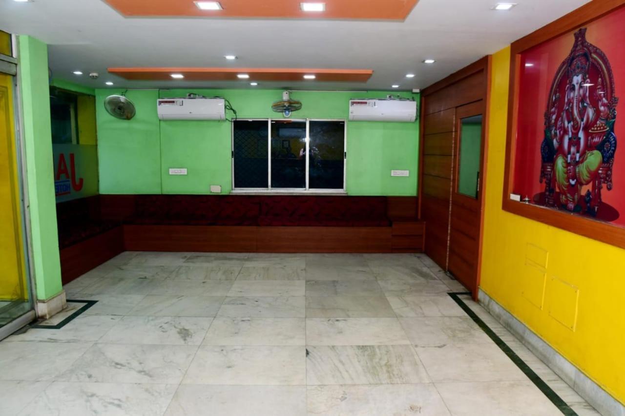 Janata Hotel Calcutta Exteriör bild